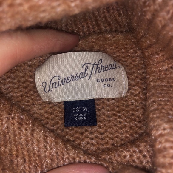 Turtle neck sweater - Picture 3 of 3